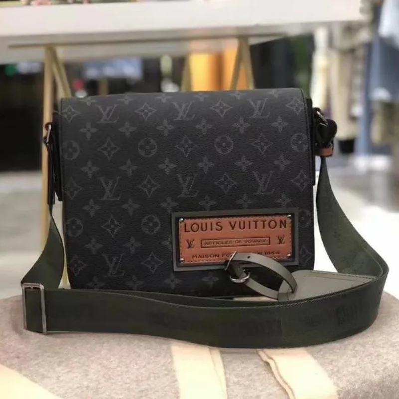 Louis Vuitton District MM Messenger Bag Replica